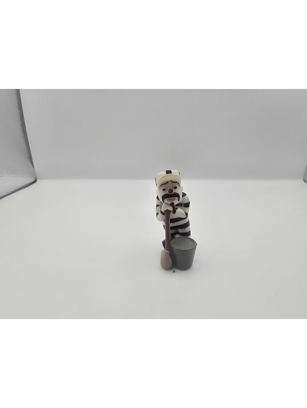 Homies: *Prison Mop Clown*, Lil Homies Series Psycho Clown PVC figure 1.75"